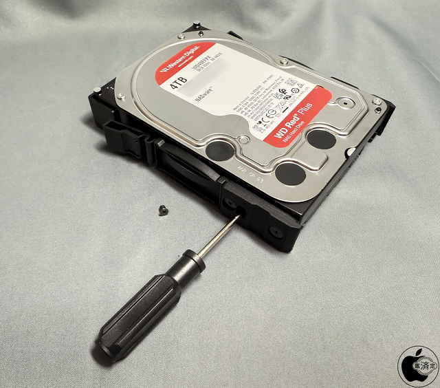 3.5インチハードドライブの取り付け