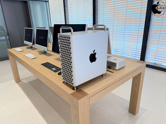 Apple 銀座の3階：デスクトップMacの展示