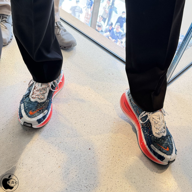 Tim Cook CEOが履いていたNike Vomero Plus 刺し子スニーカーカスタムモデル
