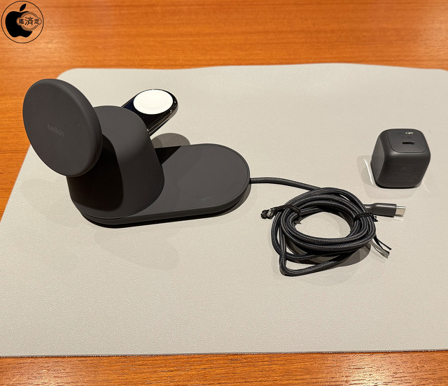 Belkin UltraCharge Pro 3-in-1 Magnetic Charging Dock