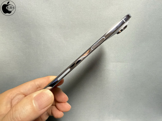 iPhone Air：カメラコントロール