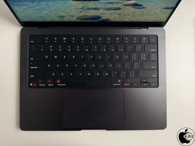 MacBook Pro (14-inch, M5)/M5：キーボードとトラックパッド