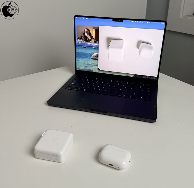 デスクビューに対応した12MPセンターフレームカ﻿メ﻿ラ