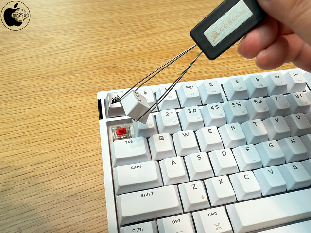 CORSAIR K65 PLUS WIRELESSメカニカルゲーミングキーボード for Mac：キートップ交換