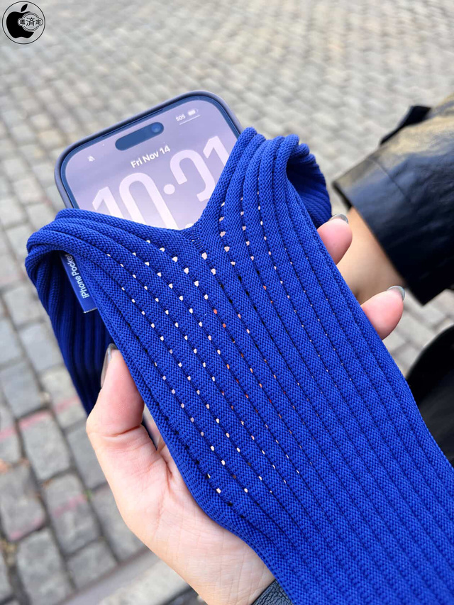 iPhone Pocket by ISSEY MIYAKE - ロング