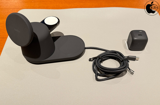 Belkin UltraCharge Pro 3-in-1 Magnetic Charging Dock