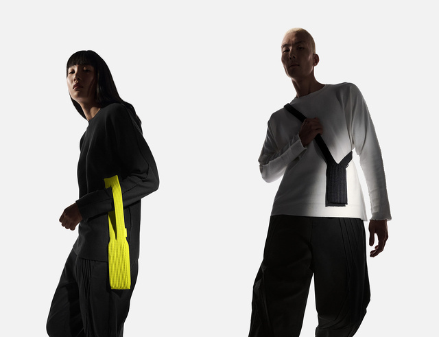 iPhone Pocket by ISSEY MIYAKE