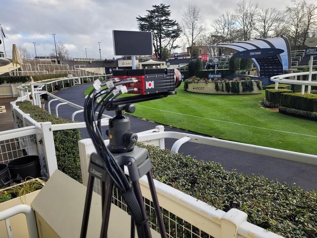 IOI 8K-Per-Eye Stereo Live