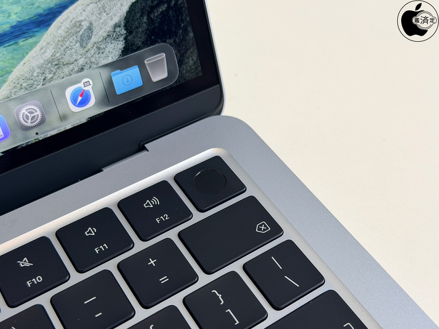 MacBook Air (13-inch, M5, 2026)：Touch ID
