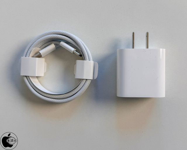 Apple 60W USB-C充電ケーブル（1.5m）：20W USB﻿-﻿C電源アダプタ