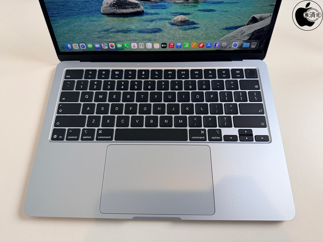 MacBook Air (13-inch, M5, 2026)：キーボードとトラックパッド