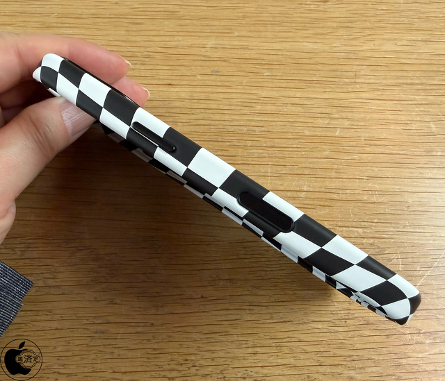 mophie Check Case for iPhone 17（MagSafe対応）