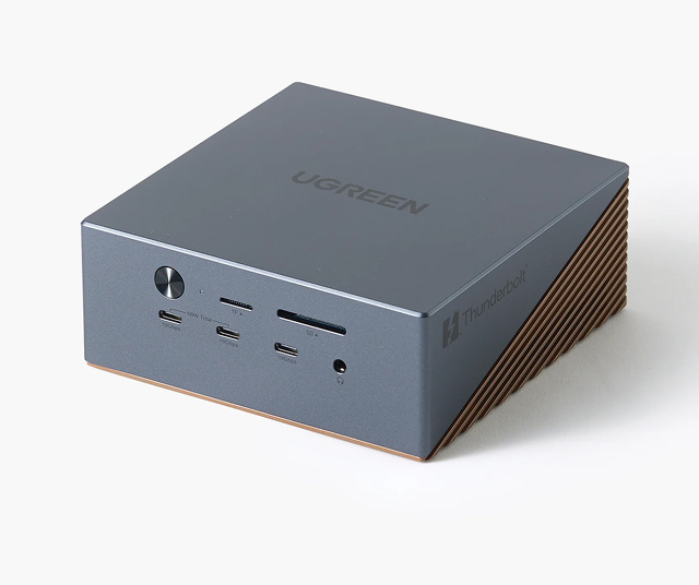 UGREEN Maxidok 17-in-1 Thunderbolt 5 ドッキングステーション