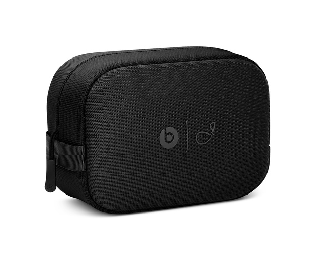 Beats Solo 4 JENNIE Special Edition