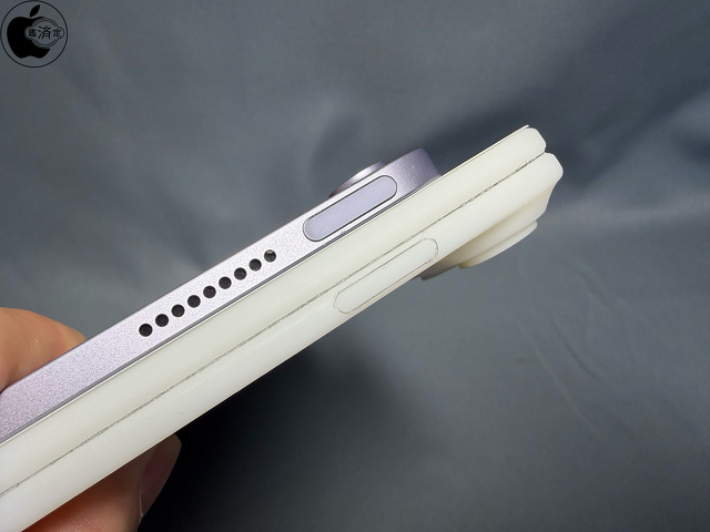 3D mock-up iPhone Fold