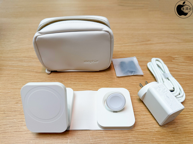 mophie Roam 3‑in‑1 Travel Charger