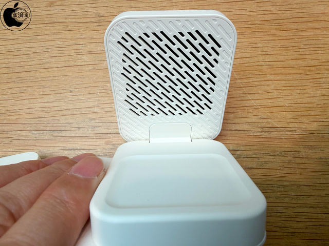 mophie Roam 3‑in‑1 Travel Charger