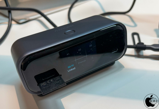 Anker Nano USB-C ハブ（10-in-1, 240Hz, Display）：前面