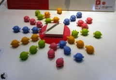 T806 Kissing Octopus Couple Drive