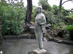 林芙美子文学碑