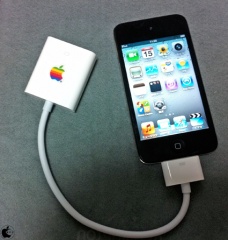 Apple iPad Dock Connector - VGAアダプタ