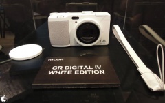 GR DIGITAL IV ホワイトエディション