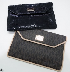 MICHAEL Michael Kors 11インチ Slim Sleeve for MacBook Air