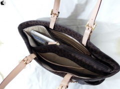 Michael Kors 15インチ Horizontal Tote for MacBook Pro