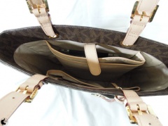 Michael Kors 13インチ Vertical Tote for MacBook Pro