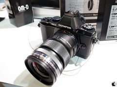 OLYMPUS OM-D E-M5