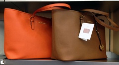 Michael Kors 15インチ Jet Set Travel Tote for MacBook Pro